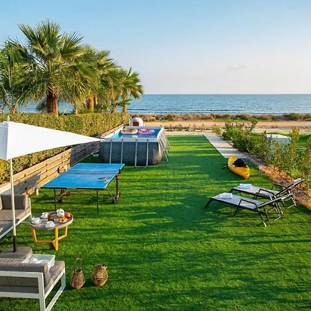 Villa Ayia Thekla Seafront Dagi *