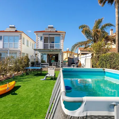 Villa Ayia Thekla Seafront Dagi *