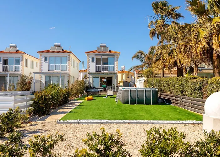 Villa Ayia Thekla Seafront Dagi *