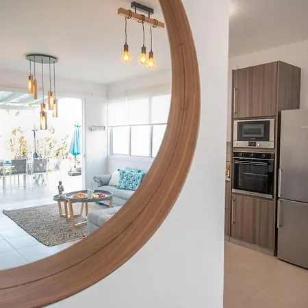 Βίλα Ayia Thekla Seafront Dagi *