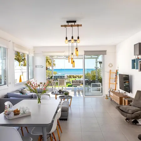 Βίλα Ayia Thekla Seafront Dagi