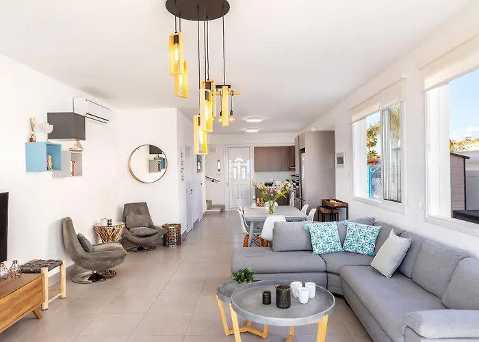 Ayia Thekla Seafront Dagi ヴィラ