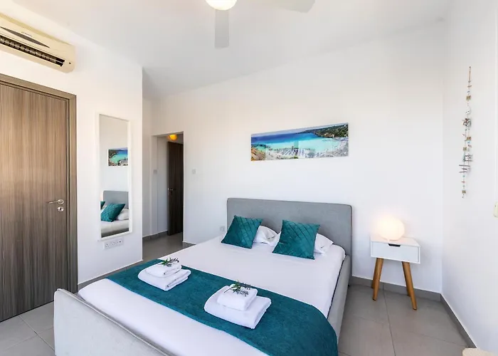 Ayia Thekla Seafront Dagi * アヤナパ