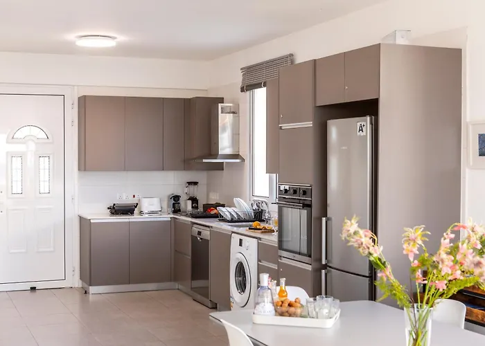 Ayia Thekla Seafront Dagi アヤナパ