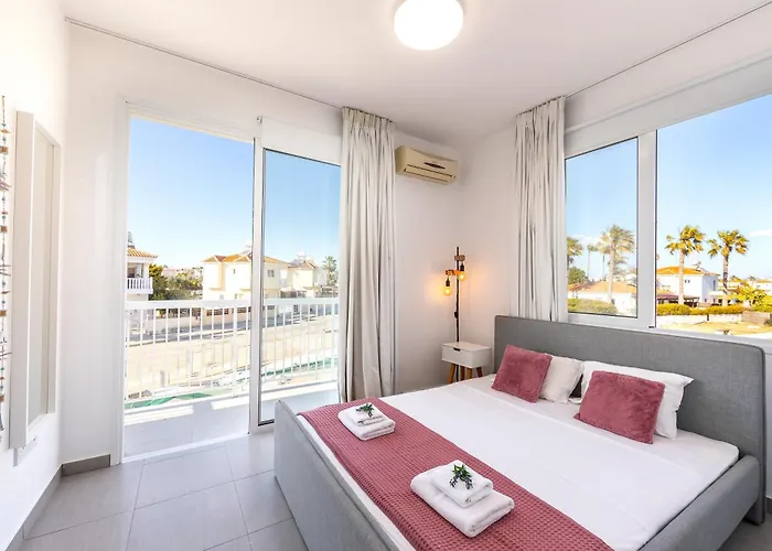 Ayia Thekla Seafront Dagi *