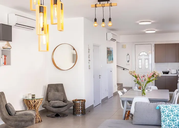 ヴィラ Ayia Thekla Seafront Dagi