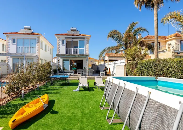 Villa Ayia Thekla Seafront Dagi