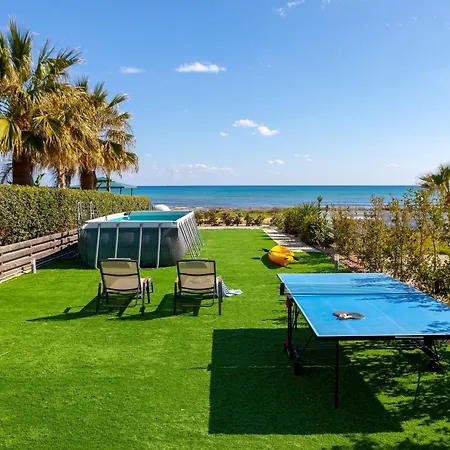 Ayia Thekla Seafront Dagi Vila *